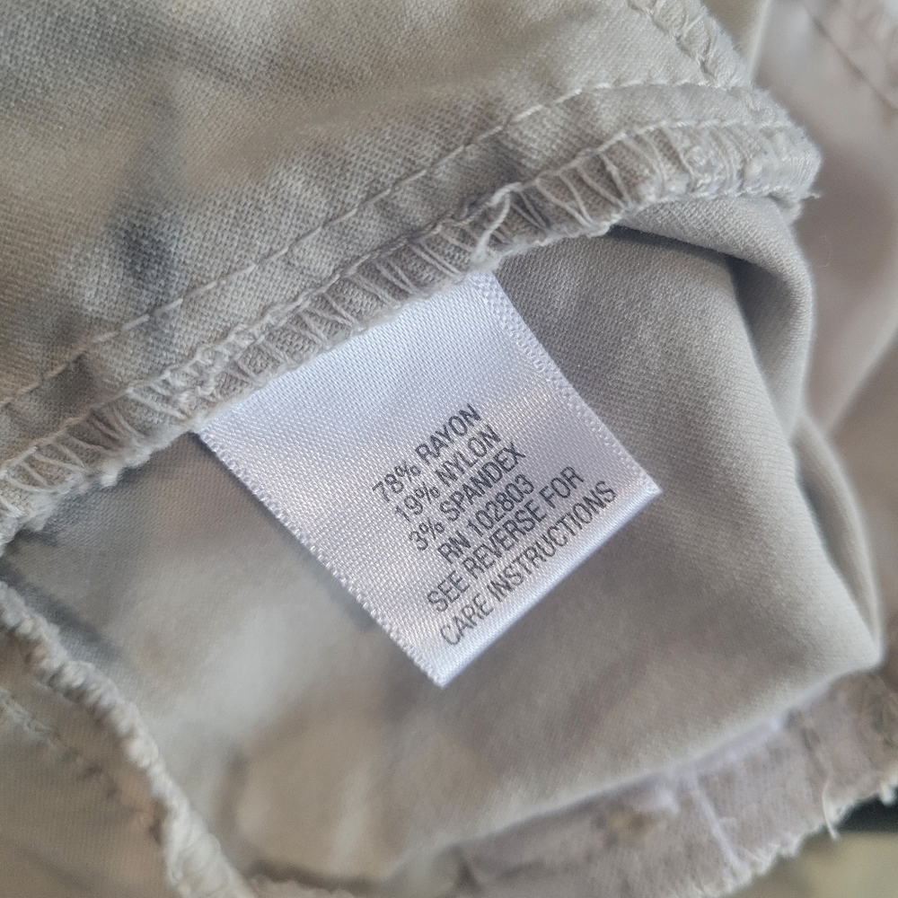 Studio Works Tan Bermuda Shorts / Size 10 / Elastic Waist - Picture 4 of 5